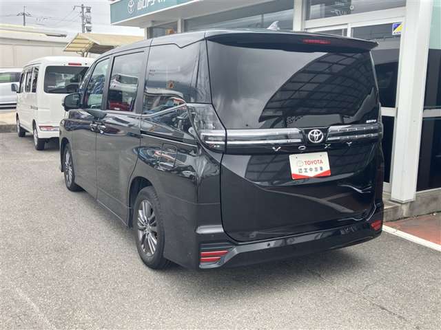 Toyota Voxy 9