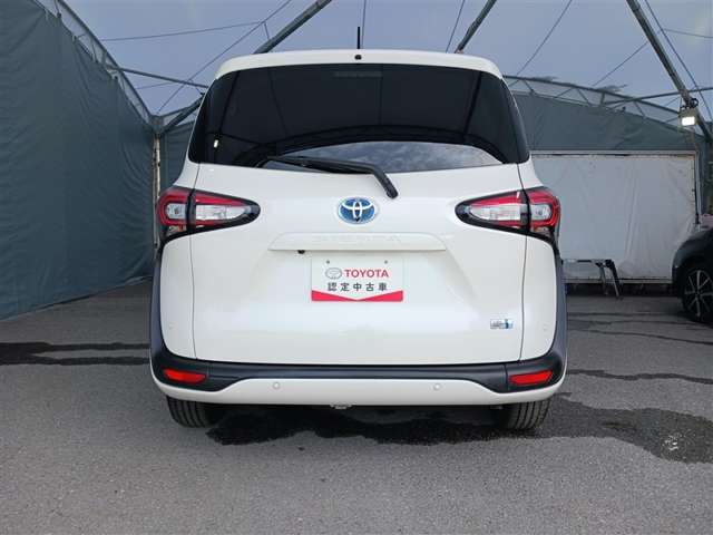 Toyota Sienta 6