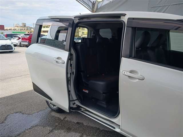 Toyota Sienta 9