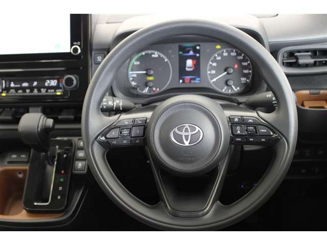 Toyota Sienta 11