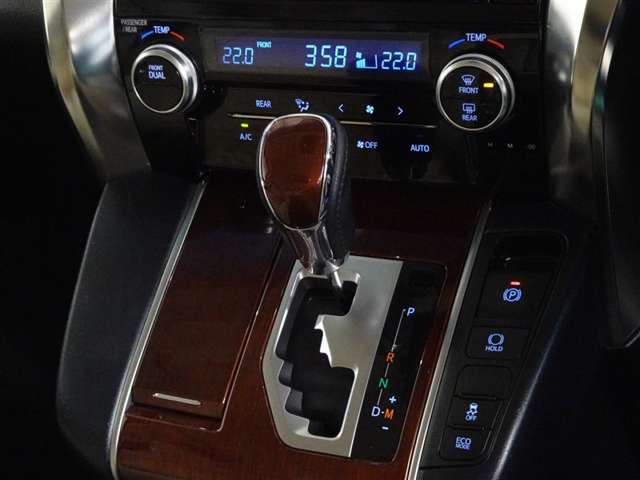 Toyota Alphard 11