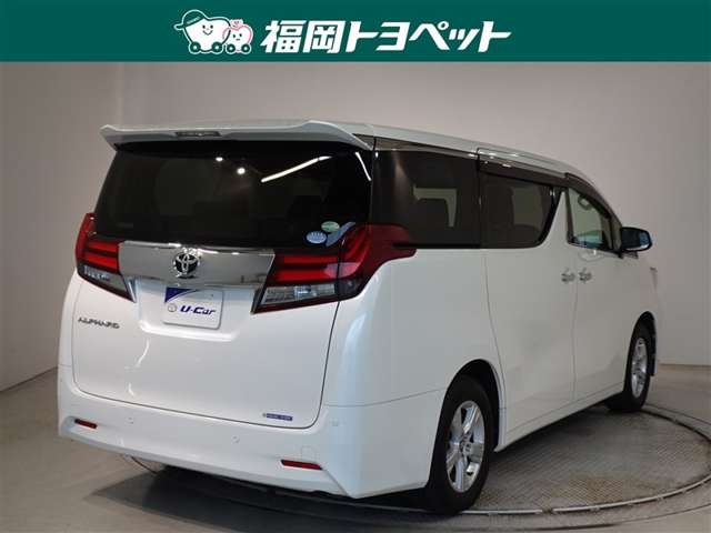 Toyota Alphard 3