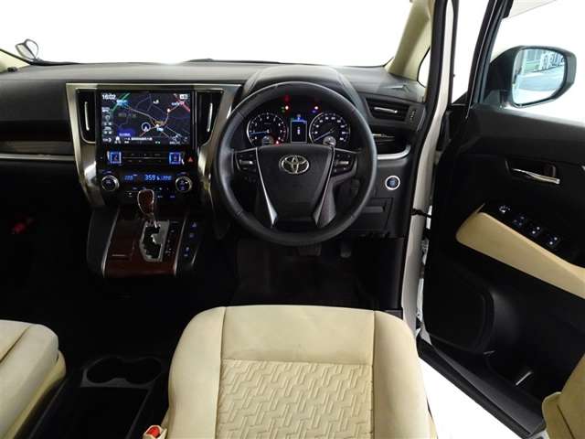 Toyota Alphard 5