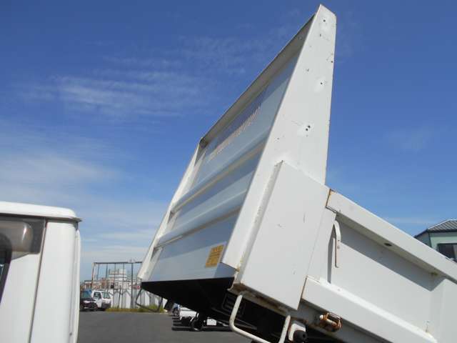 Isuzu Elf 11