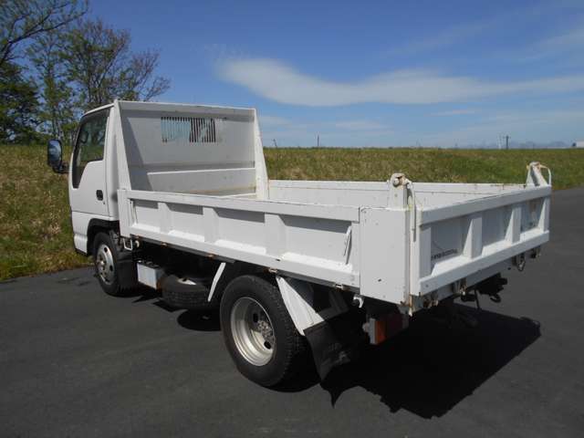 Isuzu Elf 2