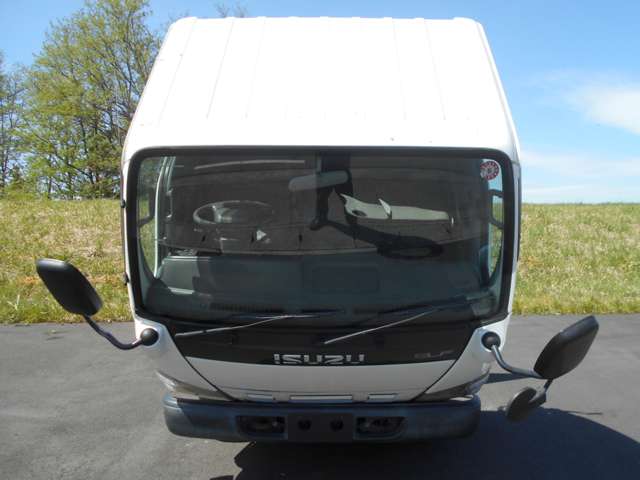 Isuzu Elf 7