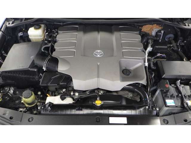 Toyota Land Cruiser 200 5