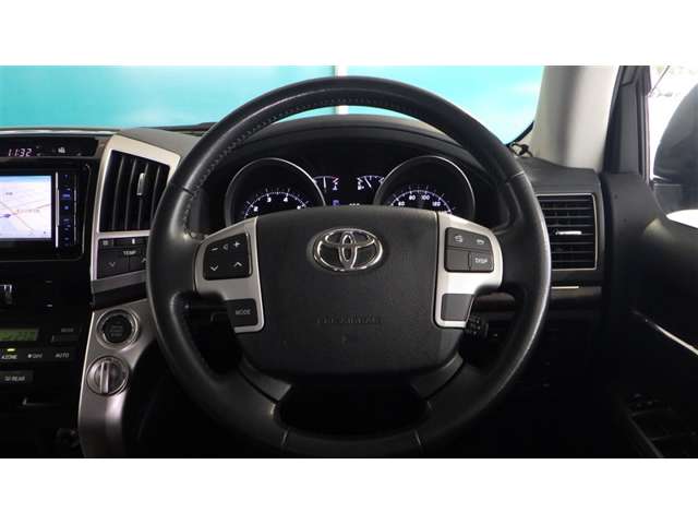 Toyota Land Cruiser 200 7