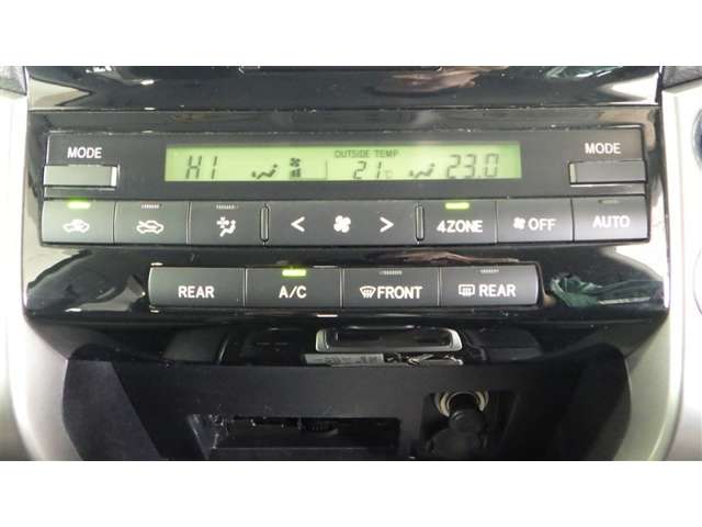 Toyota Land Cruiser 200 9