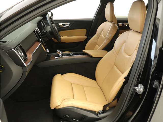 Volvo V60 Cross Country 11