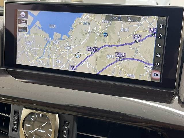 Lexus LX 3