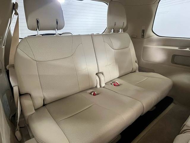 Lexus LX 7
