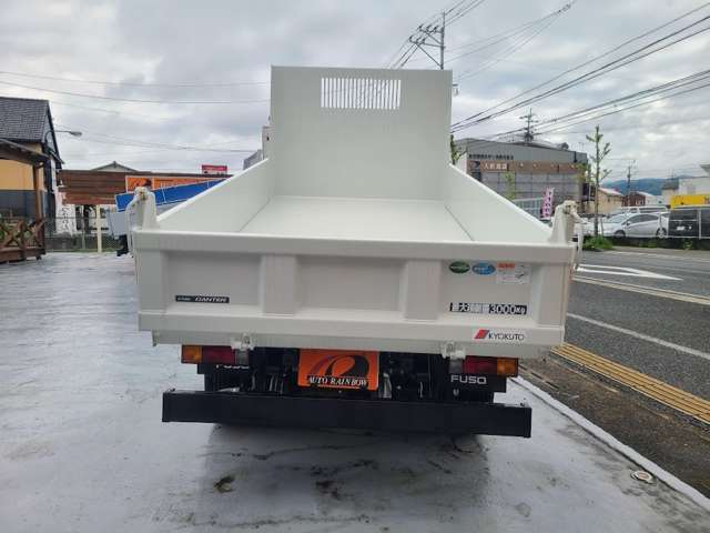 Mitsubishi Fuso Canter 7