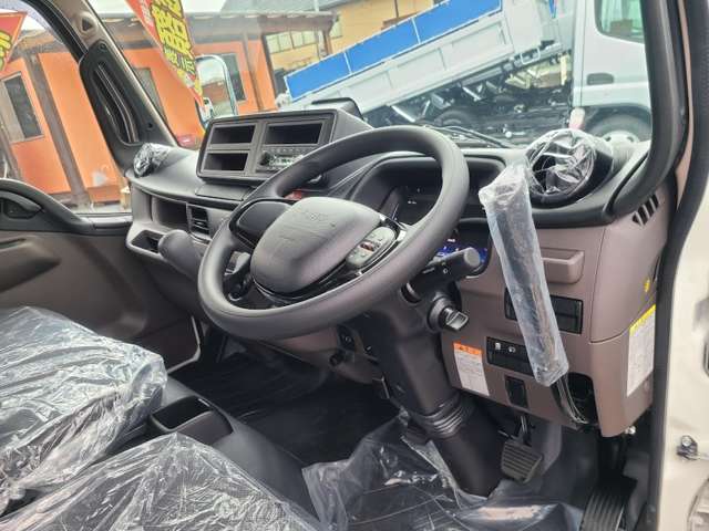 Mitsubishi Fuso Canter 9