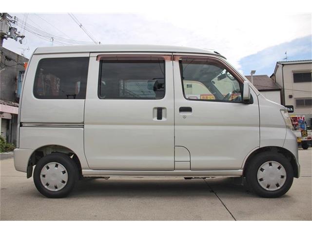 Daihatsu Hijet Cargo 7