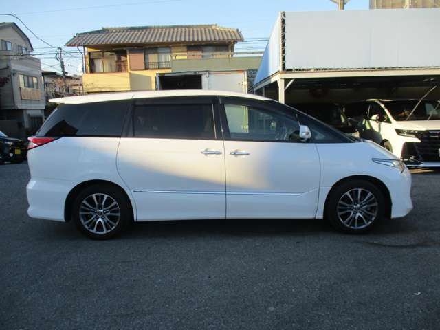Toyota Estima 13