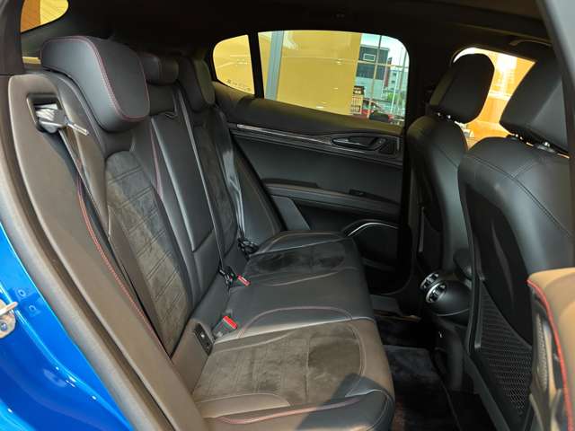 Alfa Romeo Stelvio 11