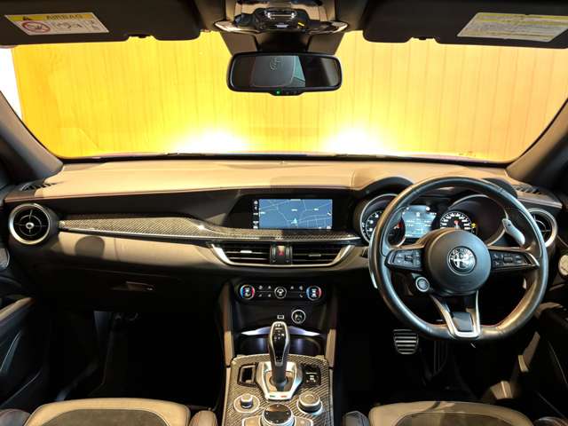 Alfa Romeo Stelvio 5