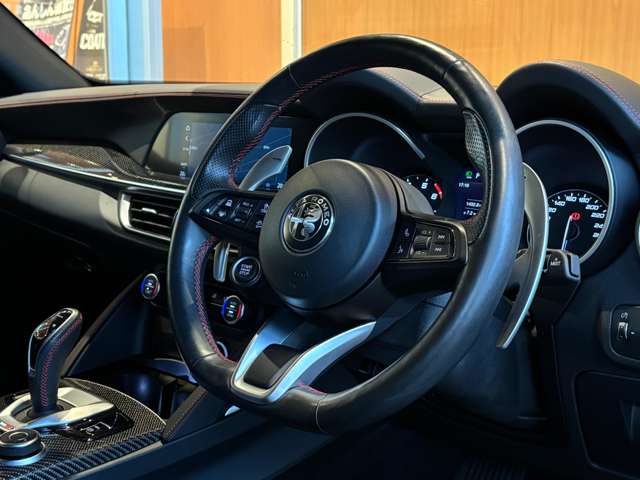 Alfa Romeo Stelvio 6