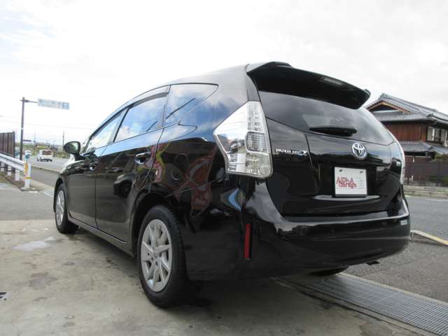 Toyota Prius α 12