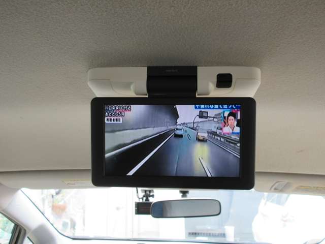 Toyota Prius α 2
