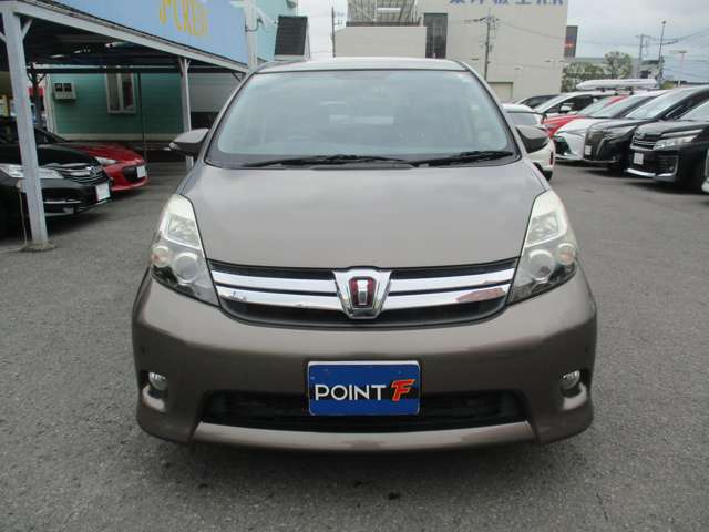 Toyota Isis 7