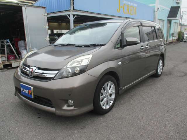 Toyota Isis 8
