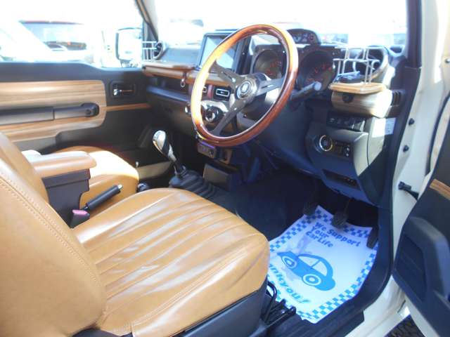 Suzuki Jimny 10