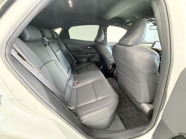 Toyota Crown Sport 12