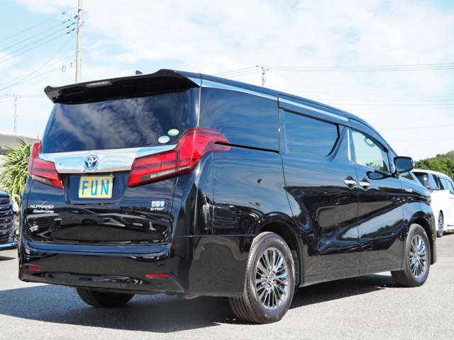 Toyota Alphard 5