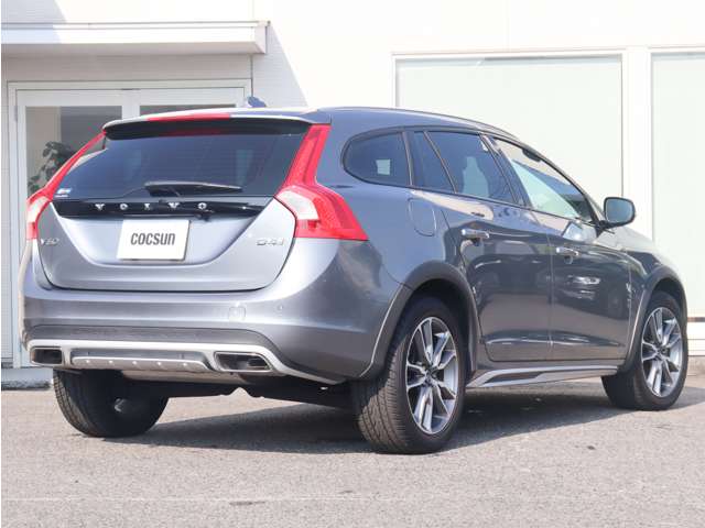 Volvo V60 Cross Country 8