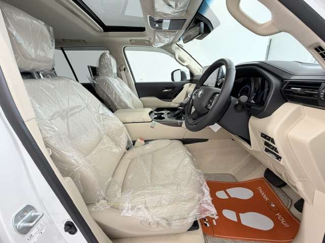 Toyota Land Cruiser 300 12