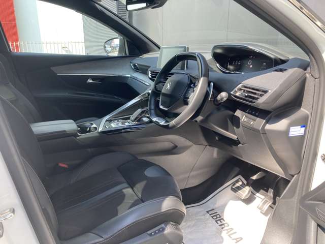 Peugeot 3008 8