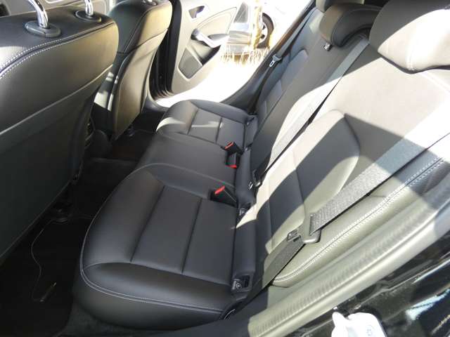Mercedes-Benz GLA-Class 8