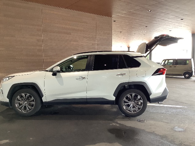 Toyota RAV4 6