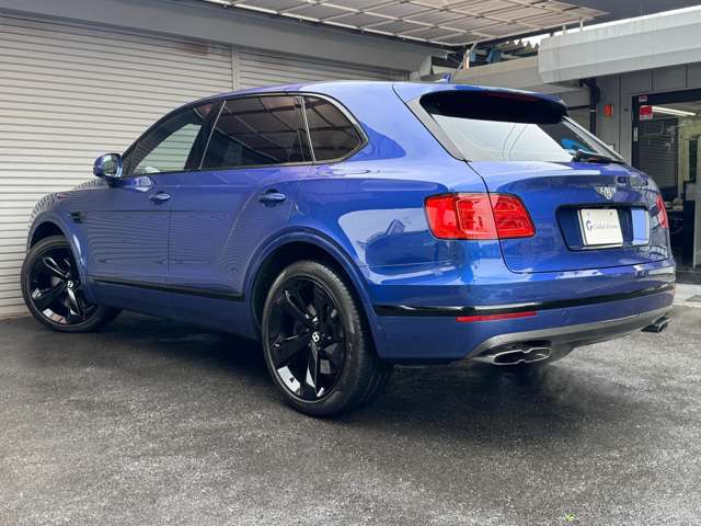 Bentley Bentayga 7