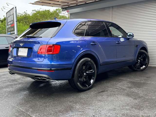 Bentley Bentayga 9