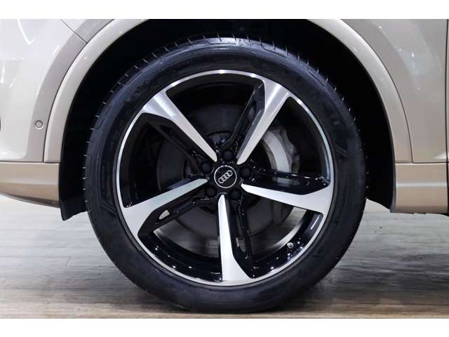 Audi Q7 5