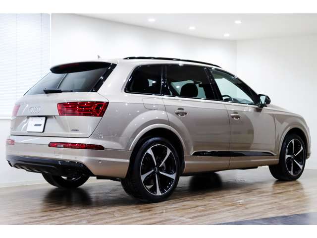Audi Q7 8