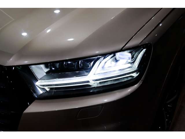 Audi Q7 10