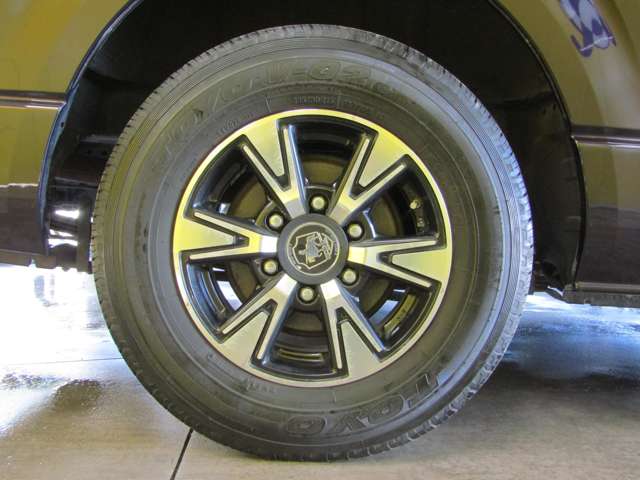 Toyota Regius Ace 11