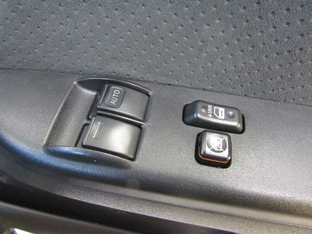 Toyota Regius Ace 12