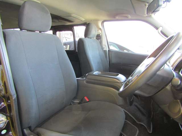 Toyota Regius Ace 6