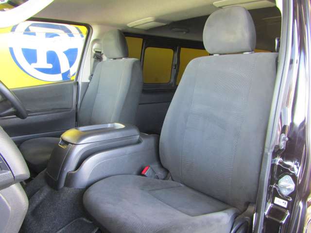 Toyota Regius Ace 7