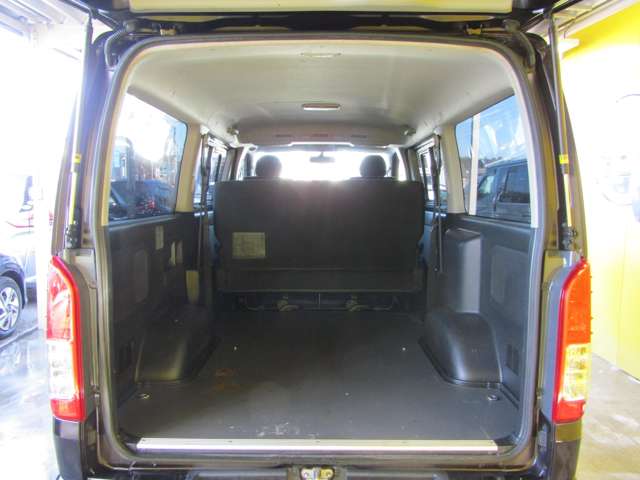 Toyota Regius Ace 9