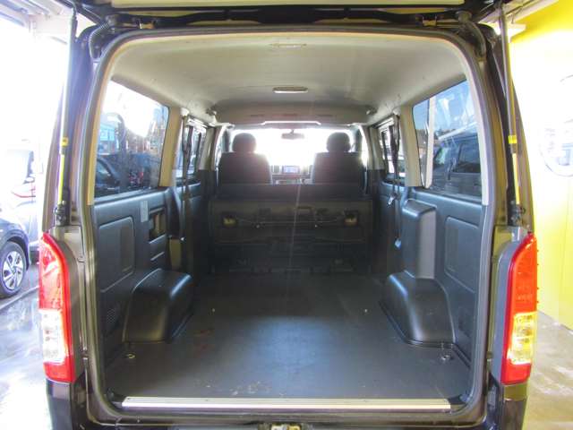 Toyota Regius Ace 10