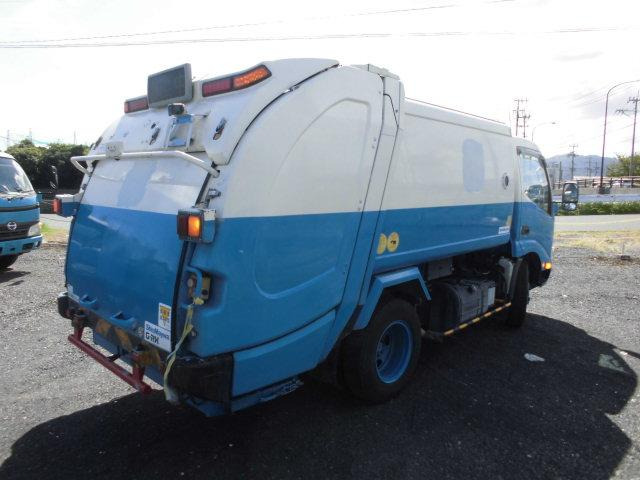 Hino Dutro 4