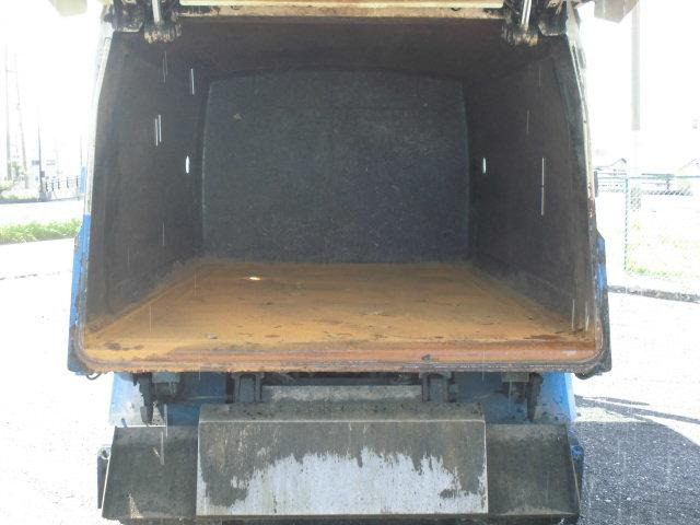 Hino Dutro 8