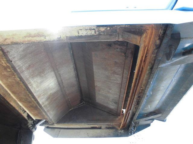 Hino Dutro 9