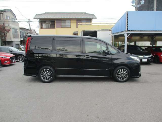 Toyota Noah 11